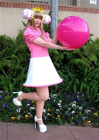 Queen of the Cosmos from Katamari Damacy worn by Lynleigh XOXO Cosplay
