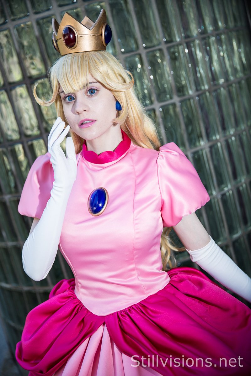 Princess Peach Toadstool (Super Mario Brothers Series) by Stray Wind ...