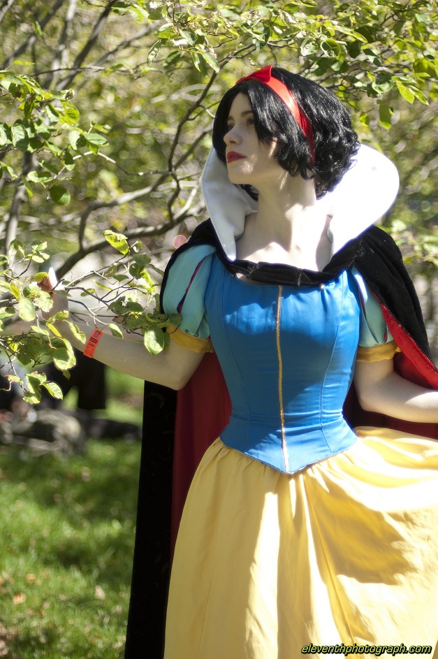 Snow White (Snow White and the Seven Dwarfs) by Stray Wind | ACParadise.com