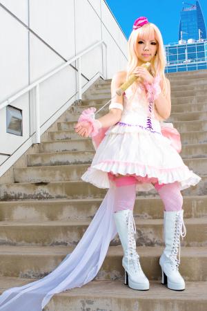 Sheryl Nome from Macross Frontier 
