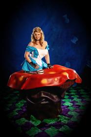 Alice from Alice in Wonderland worn by Piwackit
