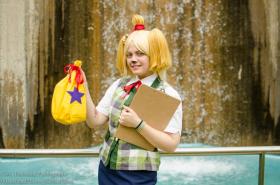 Isabelle from Animal Crossing worn by Kuriisu