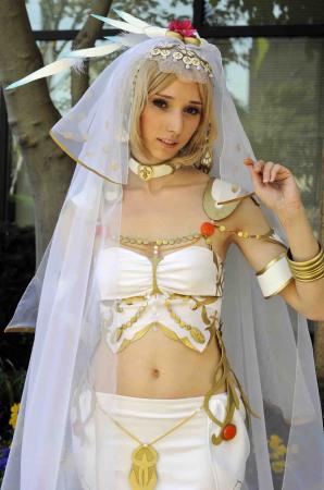 Ashe / Ashelia B nargin Dalmasca from Final Fantasy XII worn by breathlessaire