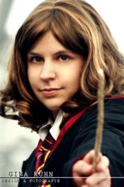 Hermione Granger from Harry Potter worn by Sawyerlein