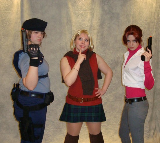 Photo of Lunaladyoflight cosplaying Ashley Graham (Resident Evil 4) .