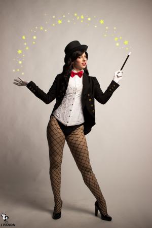 Wonder Zatanna (@tatayMM) / X