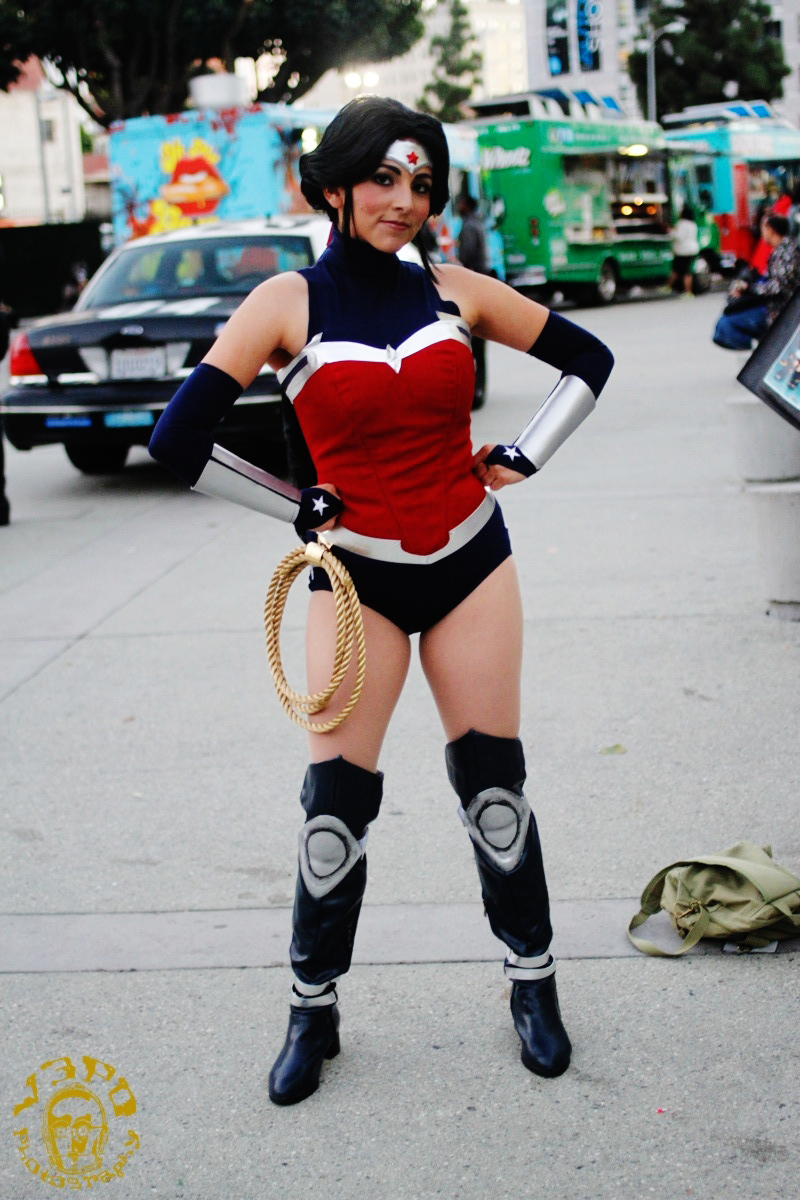 wonder woman justice league war costume