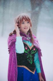 Anna from Frozen worn by VintageAerith