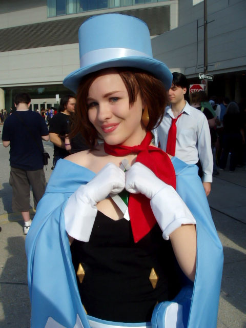 Photo of Voxane cosplaying Trucy Wright (Apollo Justice: Ace Attorney) .