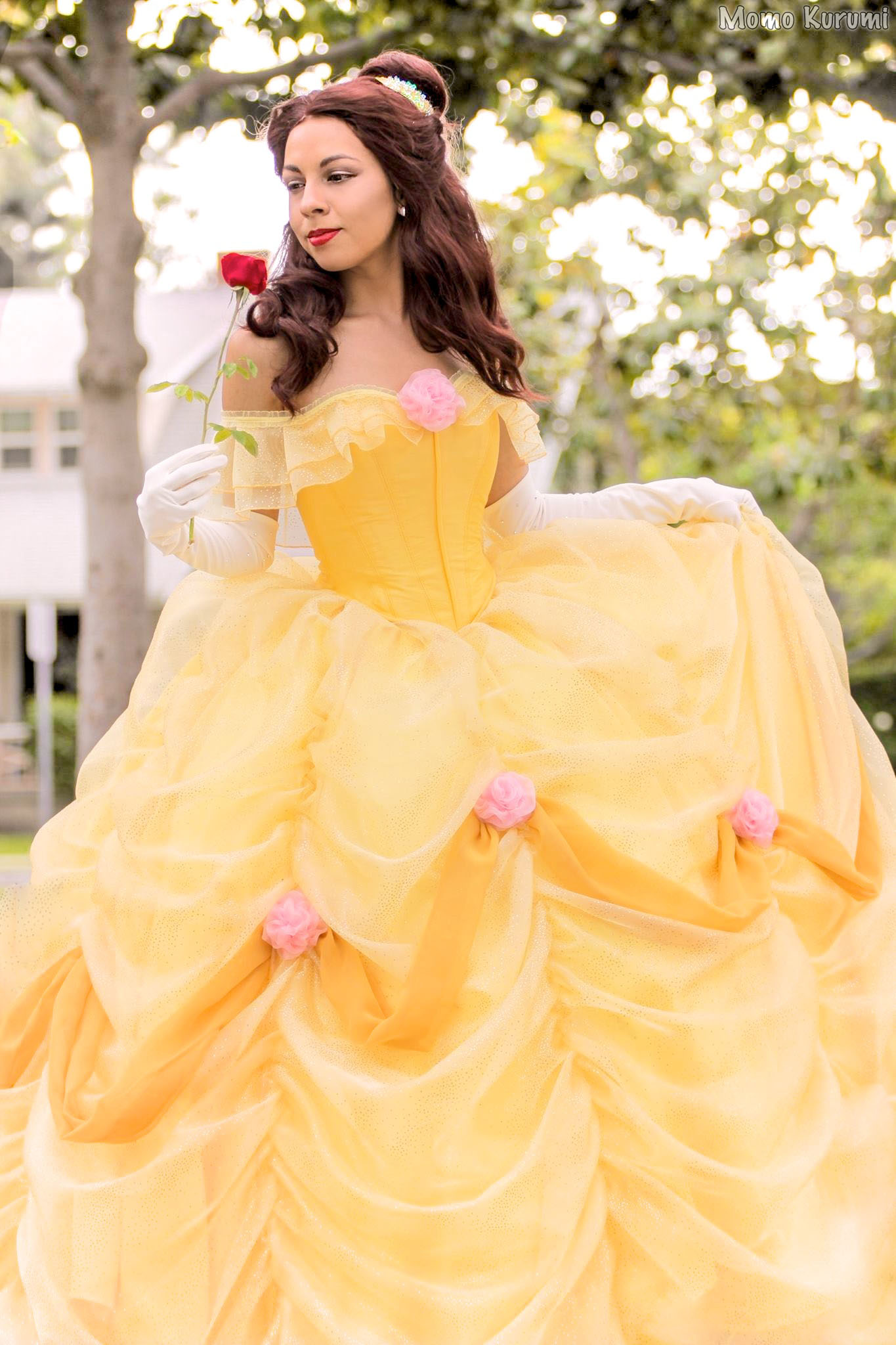 Платье розово желтое. Бель платье Бель. Платье принцессы Белль. Платье Бэлль Дисней. Бэлль принцесса Дисней в желтом платье.