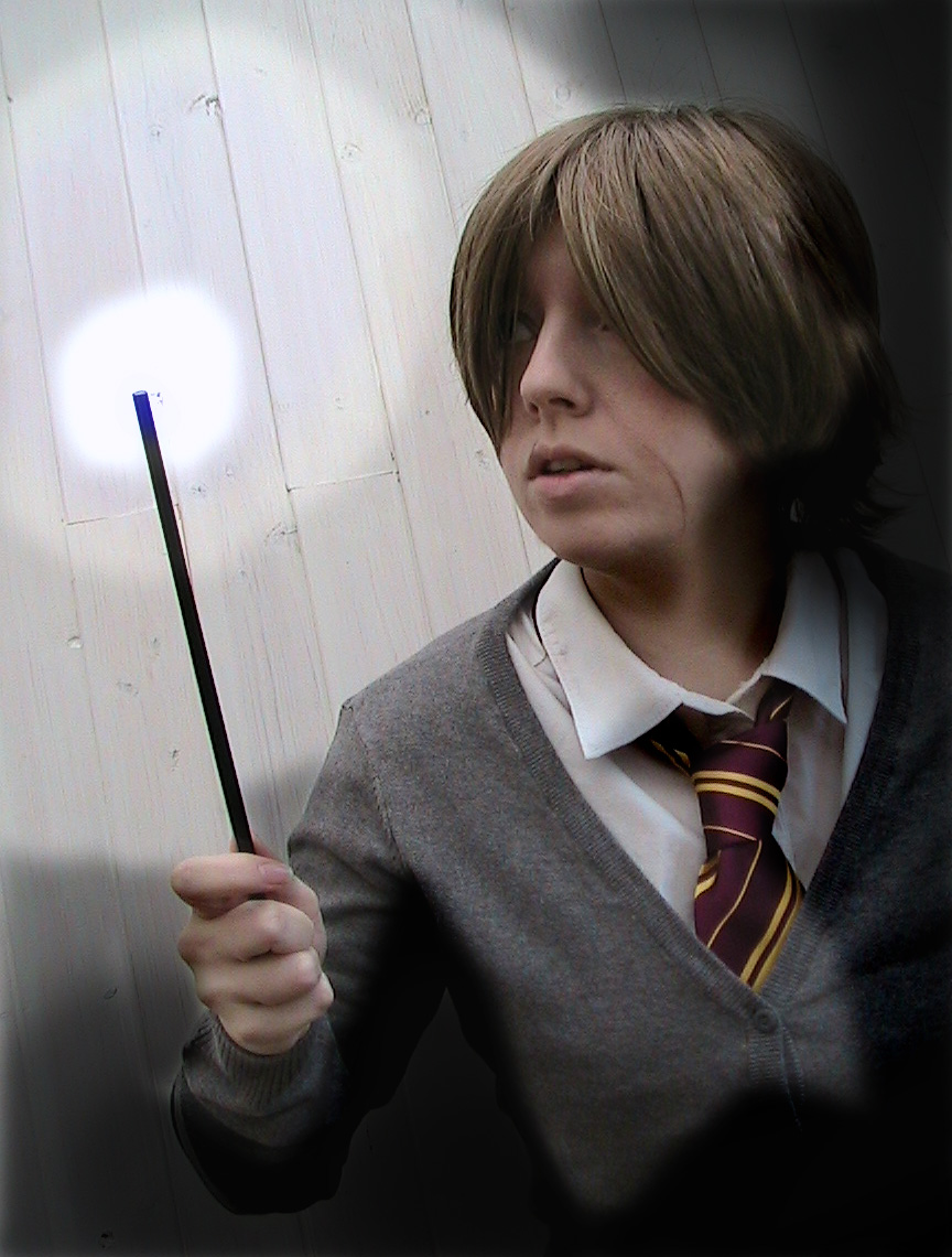 Photo of Sarmander cosplaying Remus Lupin (Harry Potter) .