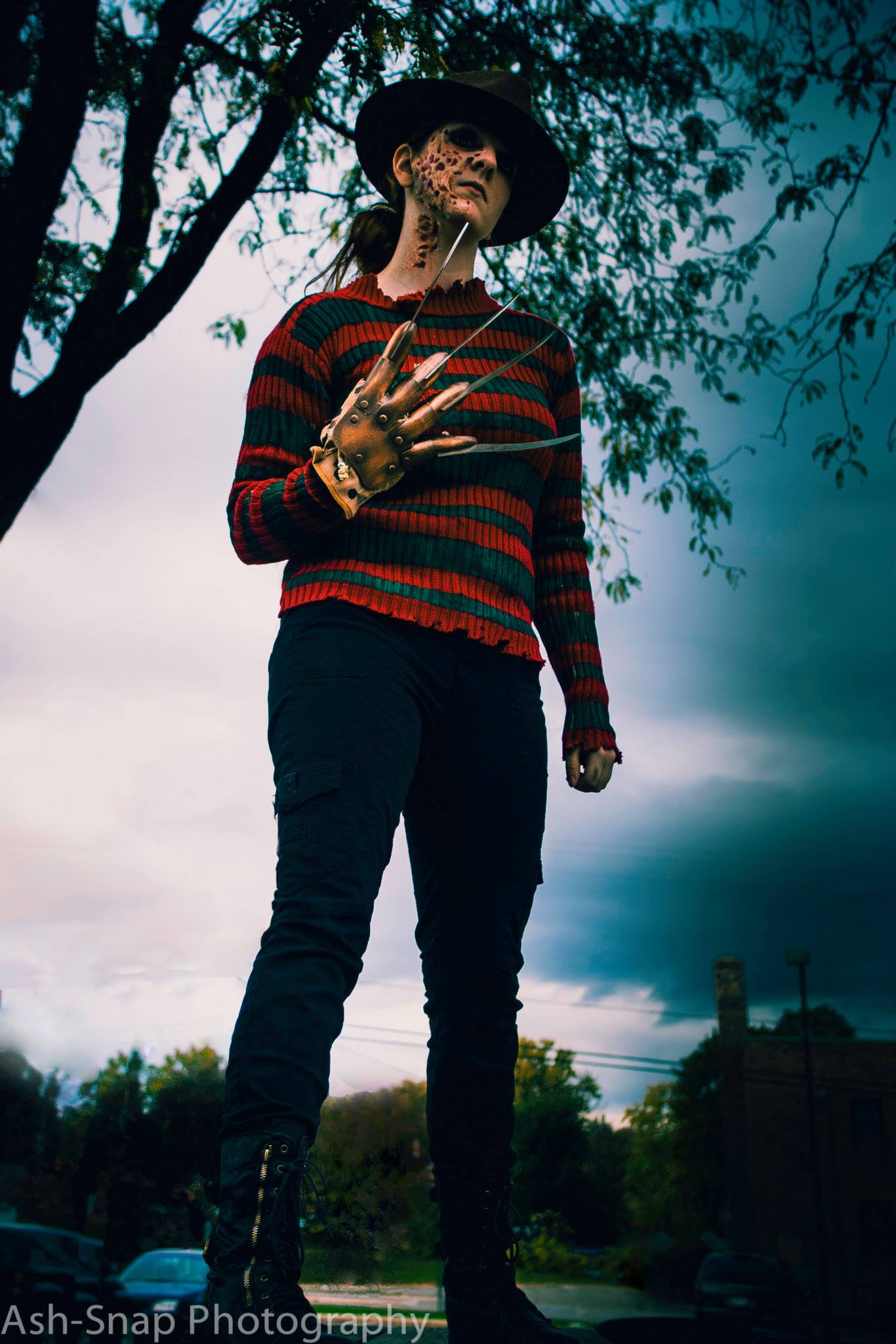 Freddy Krueger (Nightmare on Elm Street) by TNT Cosplay | ACParadise.com