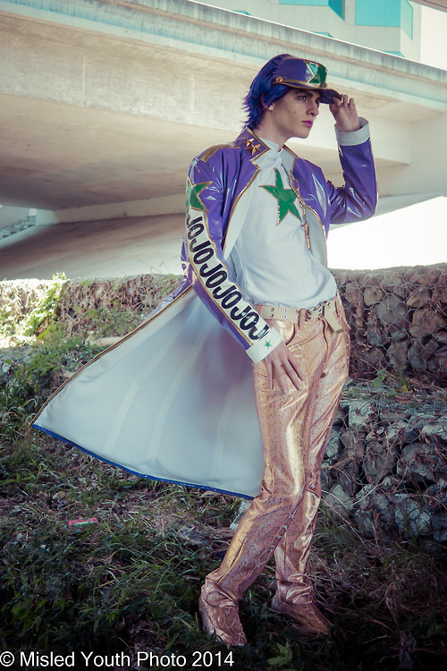 JoJo's Bizarre Adventure Cosplay Gives Jotaro A Big Makeover