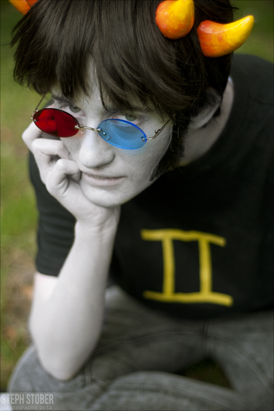 Photo of The Blake cosplaying Sollux Captor (MS Paint Adventures / Homestuc...