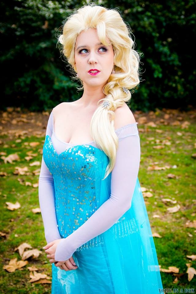 Elsa (Frozen) by Angi Viper | ACParadise.com