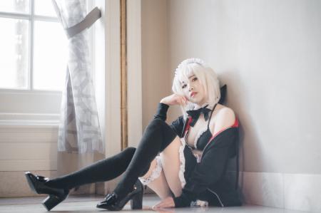 Altria Pendragon from Fate/Grand Order worn by CYL Cosplay