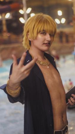 Gilgamesh from Fate/Grand Order worn by Narmbo Cosplay