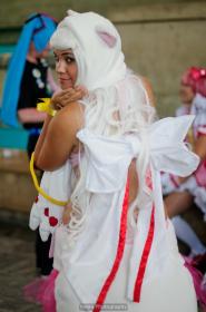 Kyubey from Madoka Magica worn by Envy Cosplay
